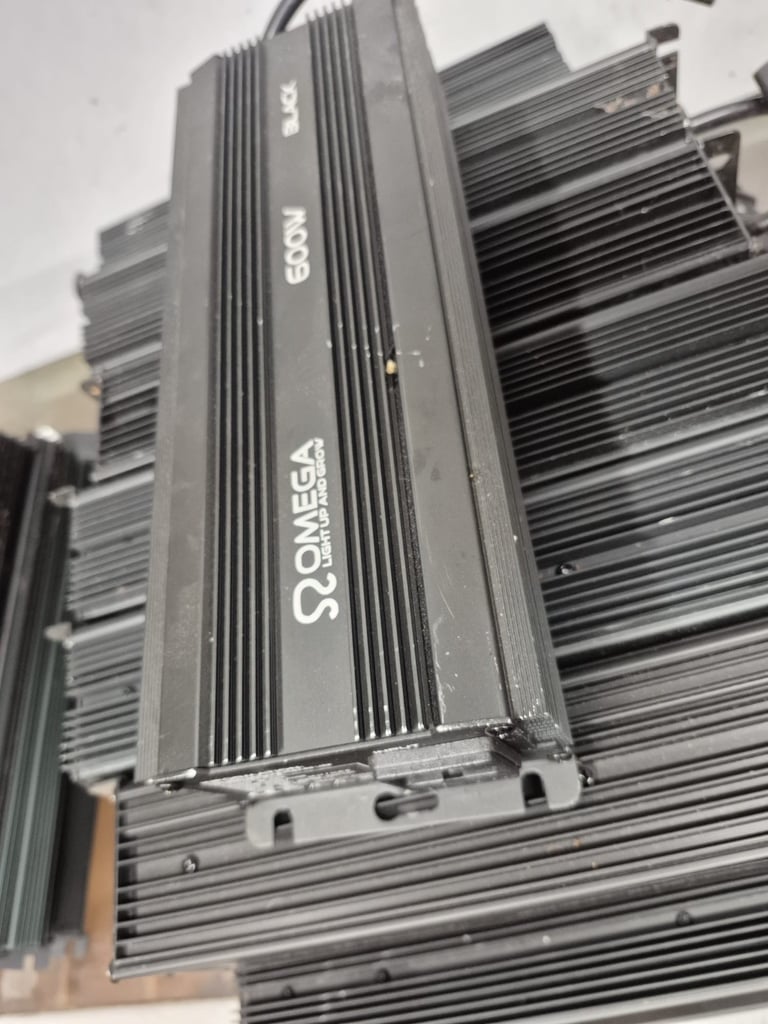 Omega 600W power supplies (19)