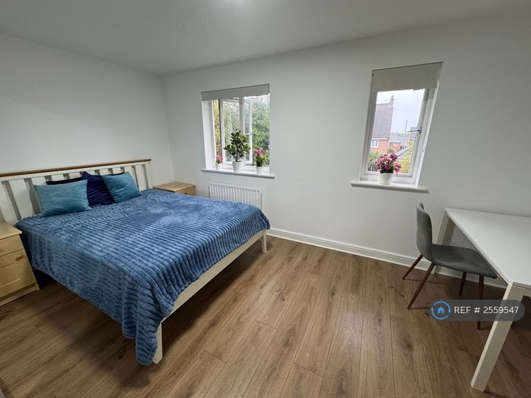 1 bedroom in New Forest Village, Leeds, LS10 (#2559547)