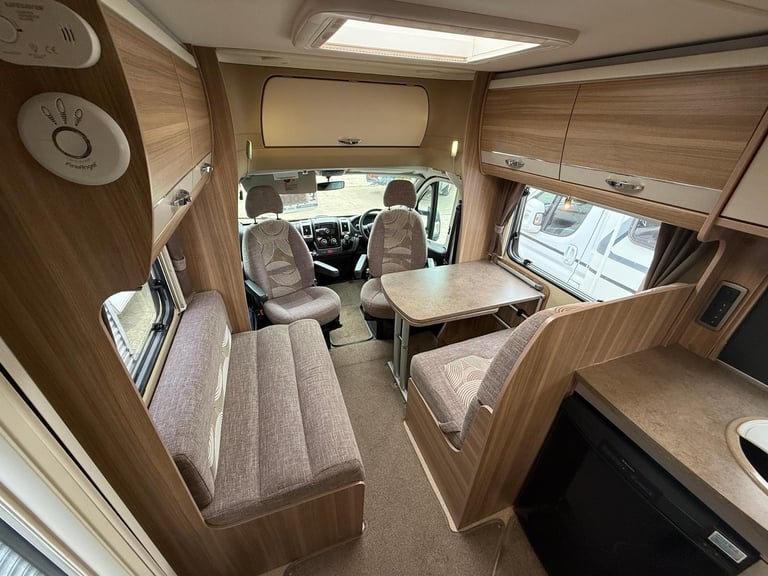 Bessacarr E444 Side Dinette Converts To Double Rear Bathroom