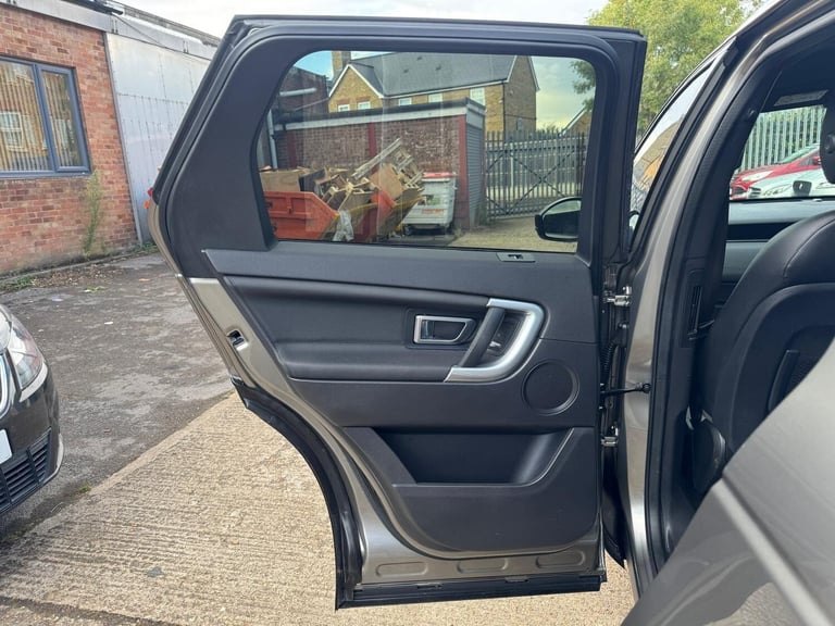 2017 Land Rover Discovery Sport 2.0 TD4 HSE 4WD Euro 6 (s/s) 5dr ESTATE Diesel Manual