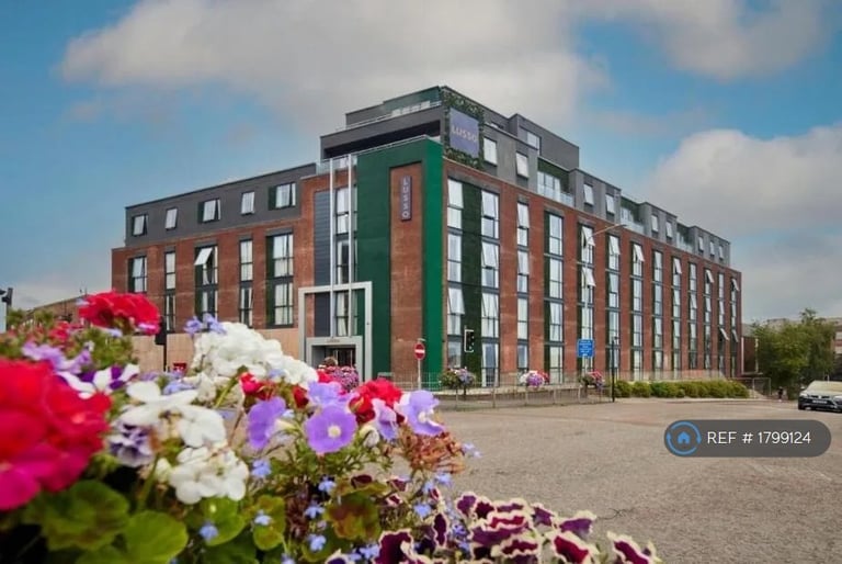 1 bedroom flat in Churchill Way, Macclesfield, SK11 (1 bed) (#1799124)