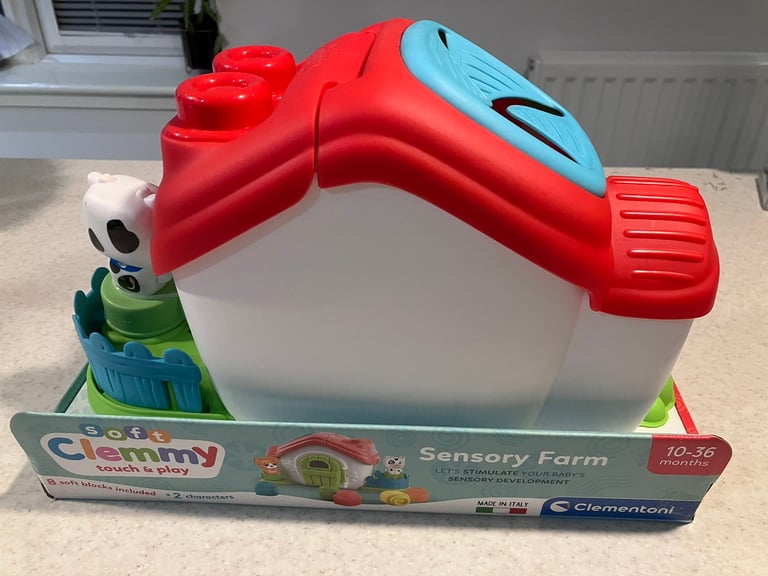 Clementoni sensory farm Soft Clemmy touch and play 