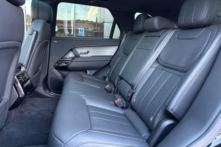 2023 Land Rover Range Rover Sport 3.0 P440e 38.2kWh Dynamic SE SUV 5dr Petrol Plug-in Hybrid Auto...