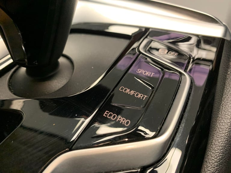 2021 BMW 5 Series 2.0 520d MHT SE Saloon 4dr Diesel Hybrid Steptronic Euro 6 (s/s) (190 ps) - Sal...