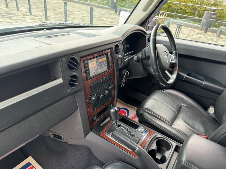 2009 JEEP COMMANDER 3.0 CRD DIESEL AUTO V6 LIMITED SILVER STATIONWAGON 7 SEATER 