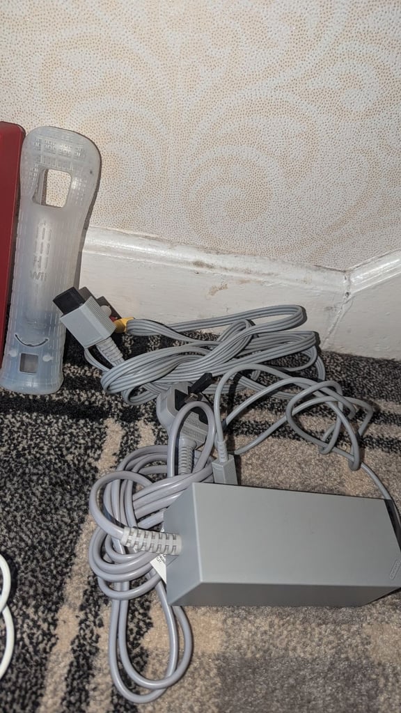 Nintendo Wii Mini Bundle with 7 games