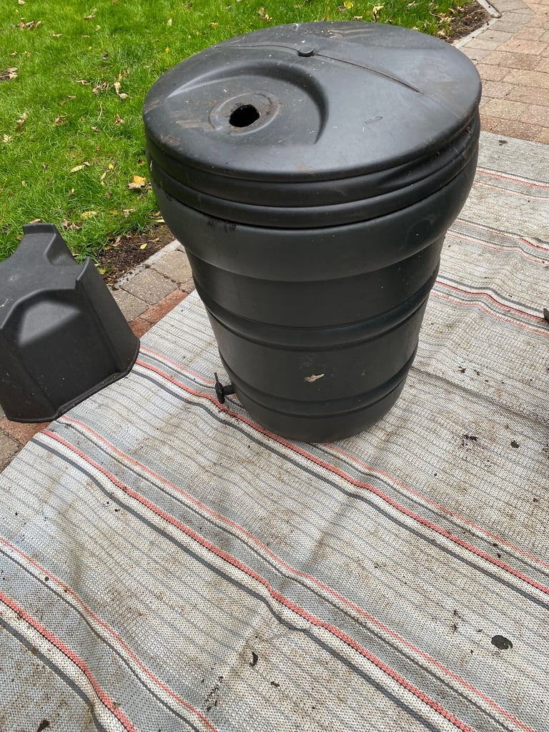 Water Butt and stand