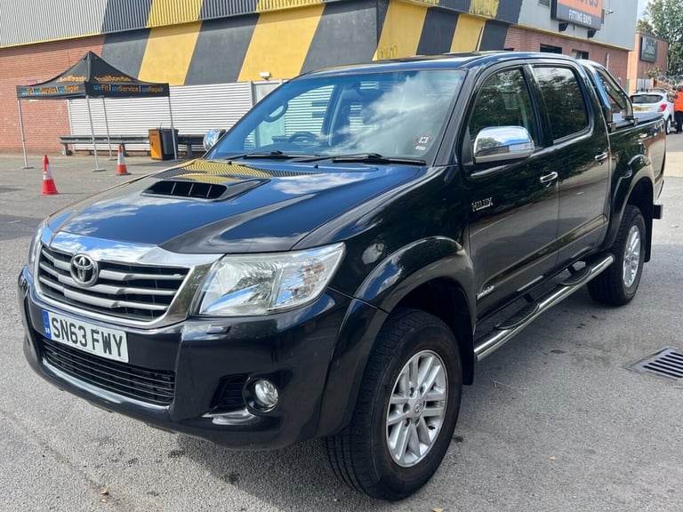 2013 Toyota Hilux 3.0 D-4D Invincible Pickup Double Cab 4dr Diesel Manual 4WD Euro 5 (171 ps) PIC...