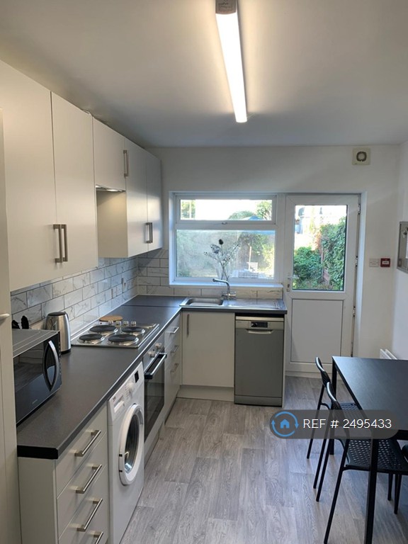 6 bedroom house in Madison Avenue, Bournemouth, BH1 (6 bed) (#2495433)