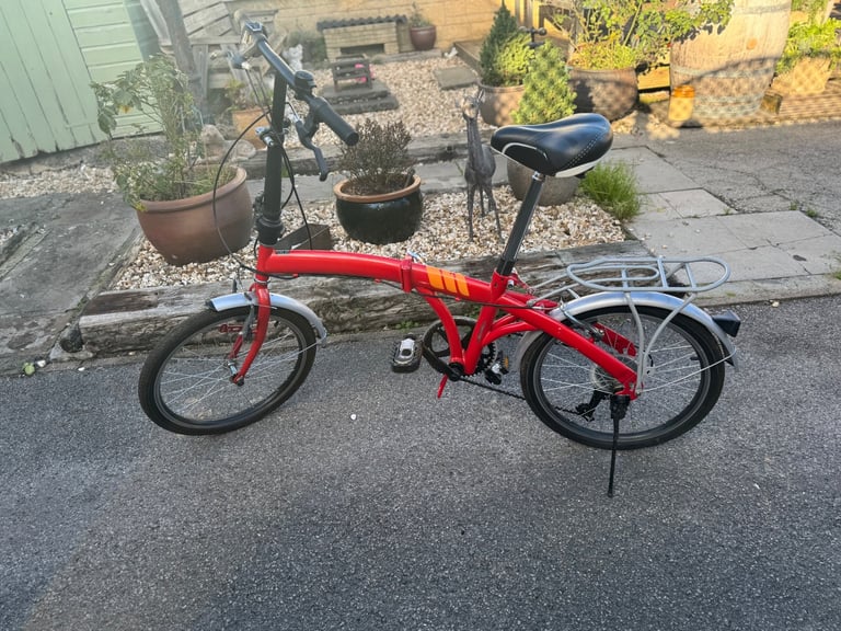 anywhere folding bicycle extremely easy to open up and close . 