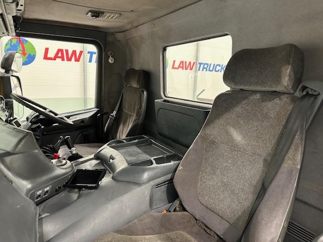 Scania 114 340 6x2 Rear Lift Day Cab Beavertail
