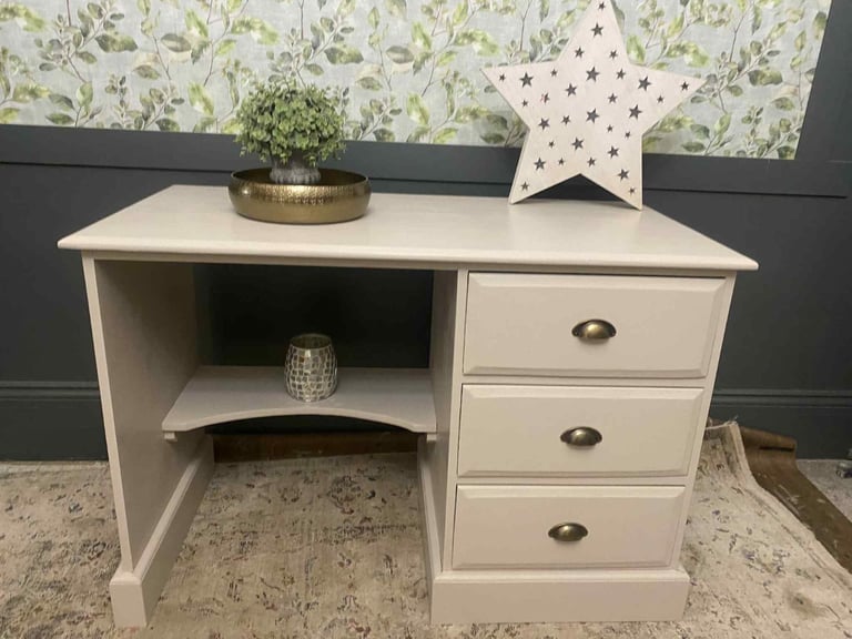 image for 💙👗 Solid pine dressing table desk