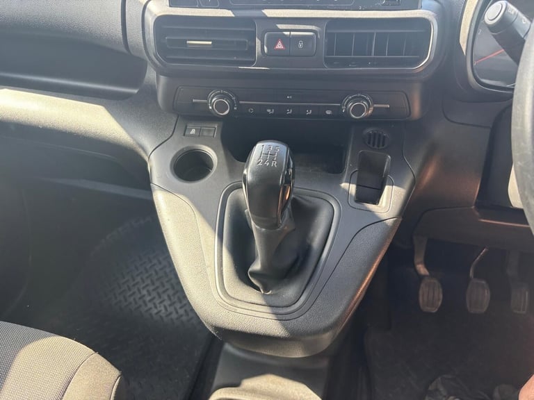 2019 Vauxhall Combo 2300 1.5 Turbo D 100ps H1 Sportive Van PANEL VAN DIESEL Manual