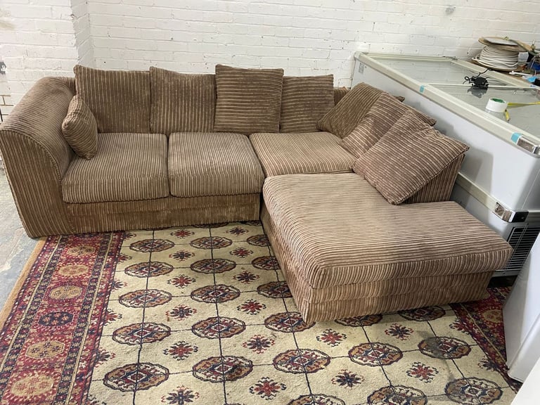 🚚Beautiful Corner Sofa For Sale 