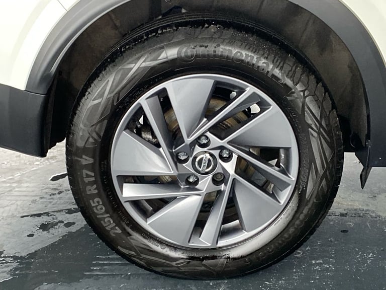 2022 Nissan Qashqai 1.3 DiG-T MH Acenta Premium 5dr Crossover/SUV PETROL Manual