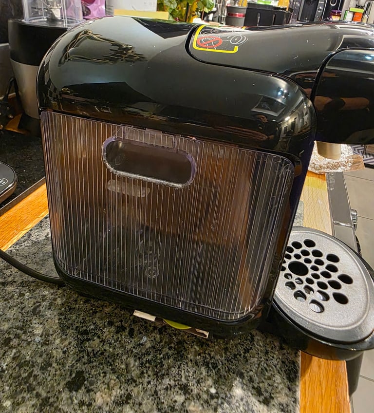 Bosch Tassimo Vivy 2 black Coffee Pod Machine. Auto Hot Drink Chocolate expresso Latte Barista maker