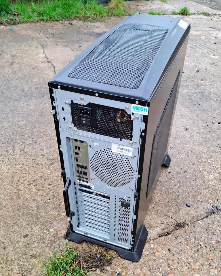 Mesh Full Tower PC Case with 700w PCI-E X-Power PSU