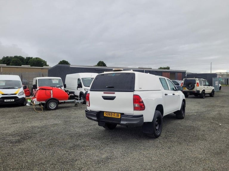 2019 ON 69 PLATE TOYOTA HILUX ACTIVE D-4D 4WD 2400CC DOUBLE CAB PICK UP ULEZ 