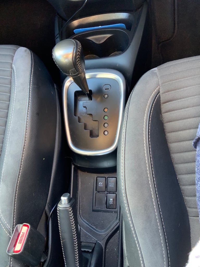 Toyota, YARIS, Hatchback, 2015