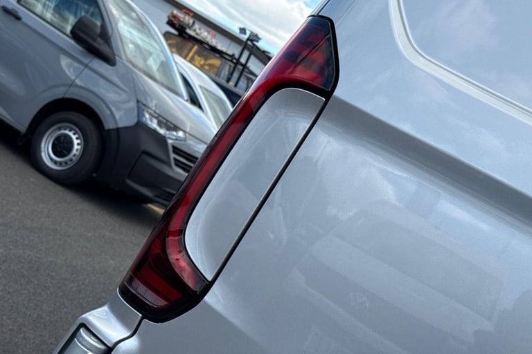 2025 Volkswagen Transporter 160kW 65kWh Commerce Pro Van Auto Van Automatic