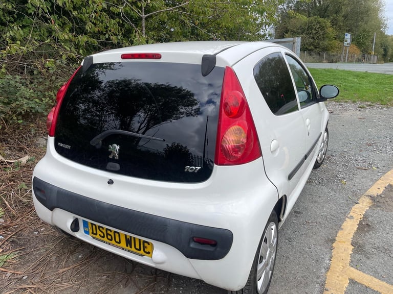 PEUGEOT 107 1.0 ENVY 60 REG WHITE 5 DOOR MOT FEBRUARY 2026 TAX £20 LOW INSURANCE 60+MPG