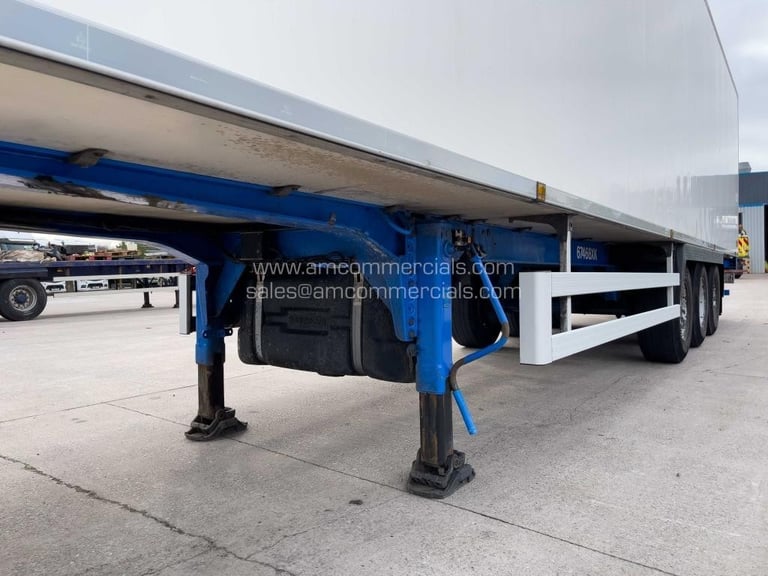 CHEREAU TWIN EVAP TRI AXLE FRIDGE TRAILER 