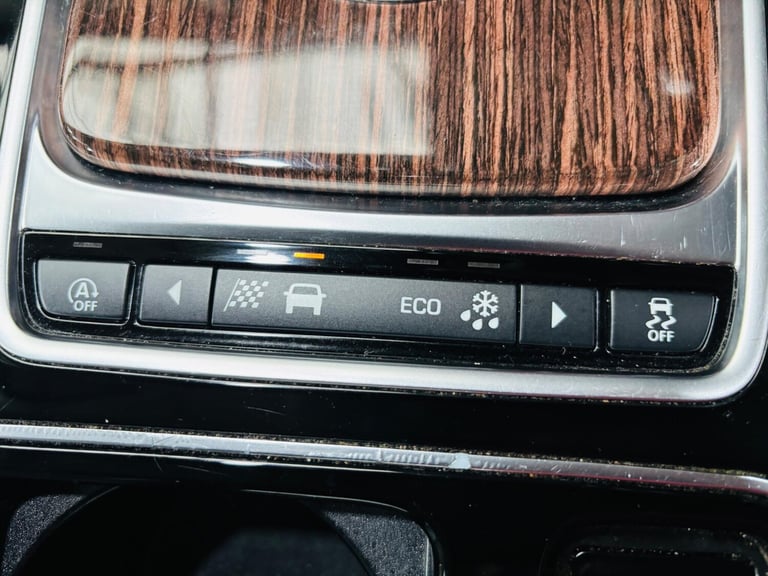 2018 Jaguar XF 2.0d Portfolio Auto AWD Euro 6 (s/s) 4dr SALOON Diesel Automatic