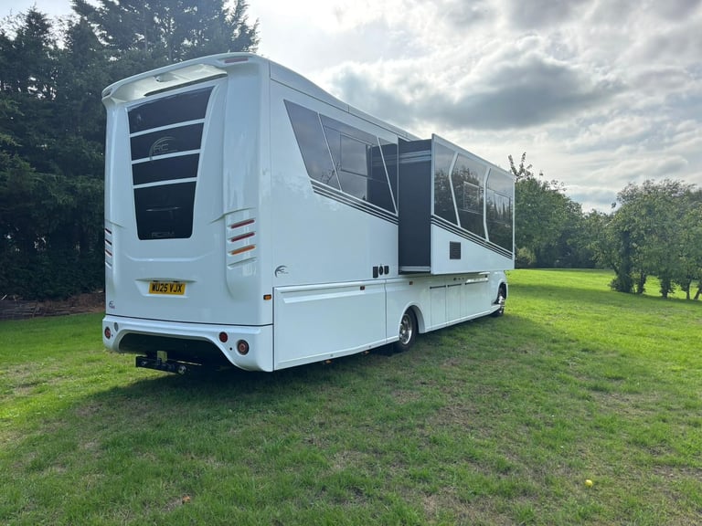 RC Motorhomes RC9M Motorhome Camper RV