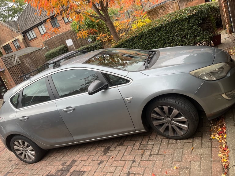 Vauxhall, ASTRA, Hatchback, 2010, Manual, 1598 (cc), 5 doors