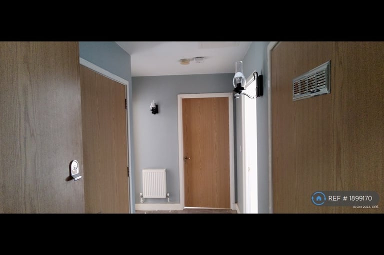 2 bedroom flat in Tideslea Path, London, SE28 (2 bed) (#1899170)