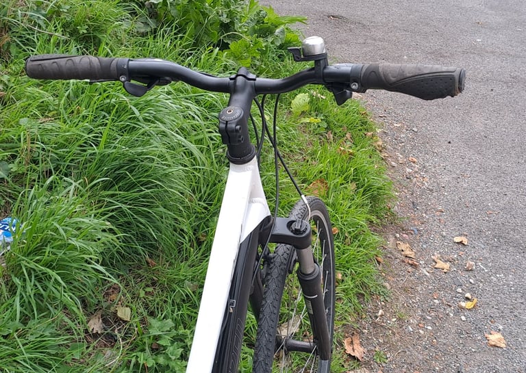 Specialized Ariel hybrid aluminium frame townbike 