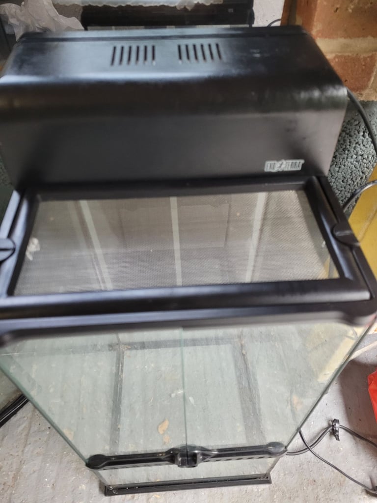  Zoo Med Palladium  vivarium