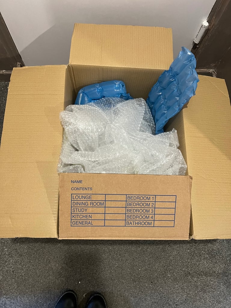 Free box & bubble wrap