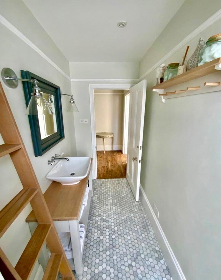SUPERB, FURNISHED SEA VIEW APARTMENT