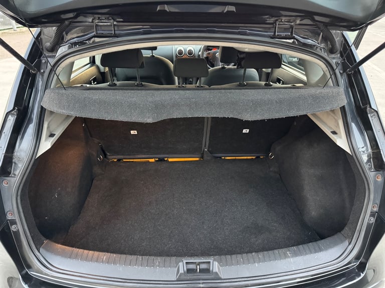 Nissan Qashqai Visia 1.6 | 12 months MOT | LEZ Compliant
