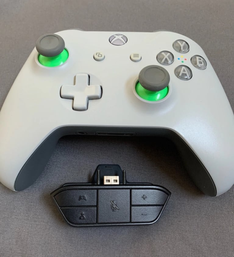Xbox one controller with audio stereo adapter