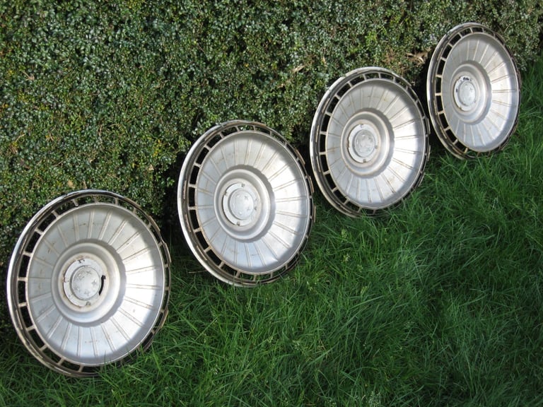 4x FORD Zodiac Zephyr Mk4 hub caps 14-inch wheel trims 1966-1972