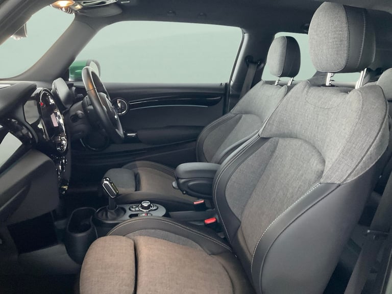 2023 MINI Electric Hatch Cooper SE 32.6kWh Level 2 Hatchback 3dr Electric Auto (184 ps) - INTERIO...