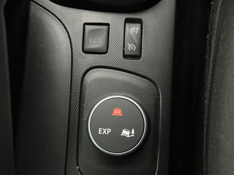 2016 Renault Captur 1.5 dCi 90 Signature Nav 5dr Hatchback DIESEL Manual
