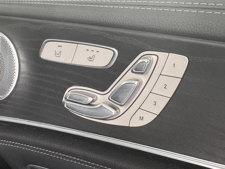 MERCEDES-BENZ E CLASS 2.0 E300d AMG Line Night Edition (Premium Plus) G-Tronic+