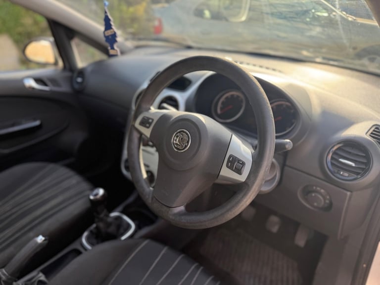 Vauxhall Corsa 1.2i 16v Club 5dr Petrol Manual - Image 8