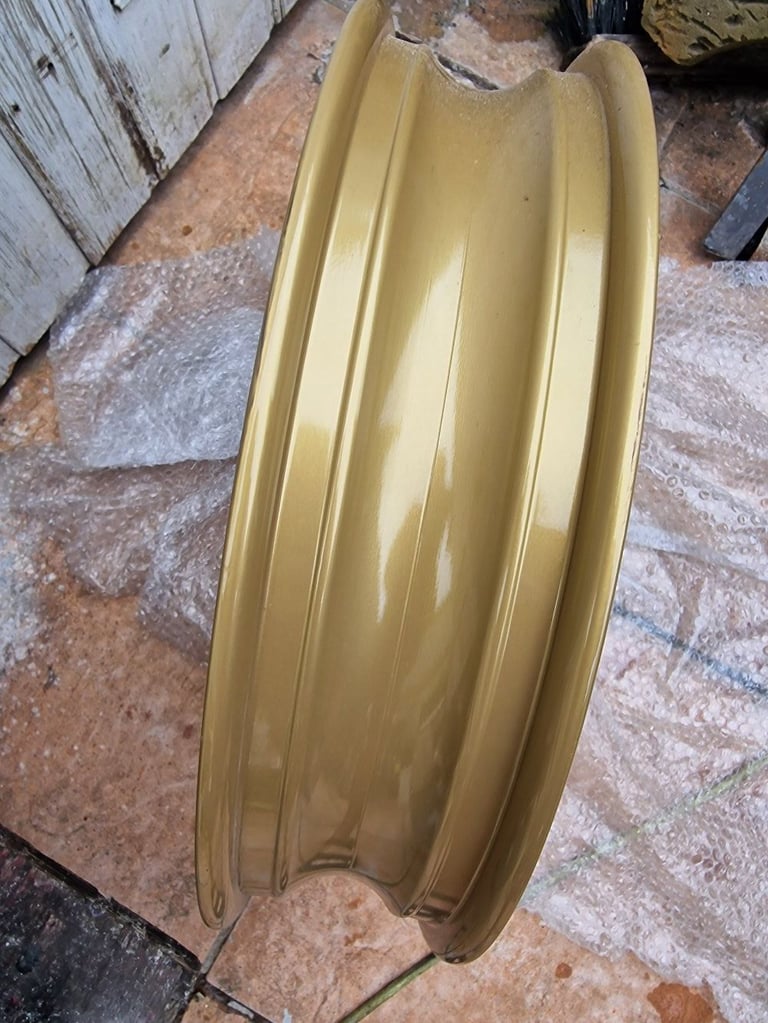 Pan european wheels and fork bottoms in gold