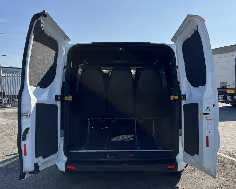 2023 Ford Transit Custom 2.0 EcoBlue 130ps Low Roof Trend 9 Seat MPV MPV Diesel Manual