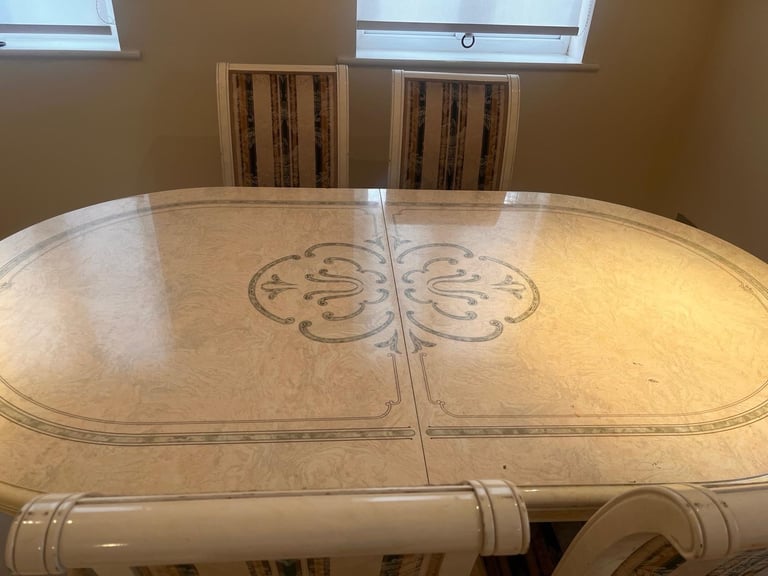 image for Extendable Dining table with chairs 