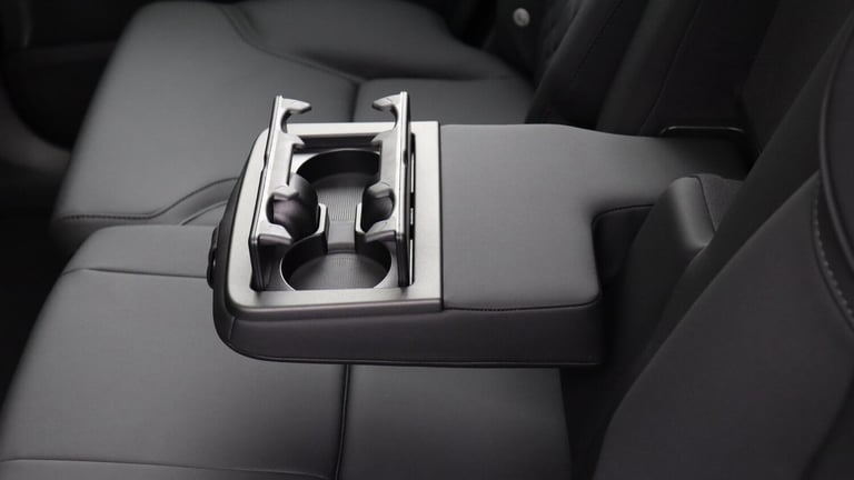 2025 Volvo XC90 B5 (P) AWD Plus Dark (Sunroof, Harman Kardon Sound, 360 Camera, BLIS) ESTATE Petr...