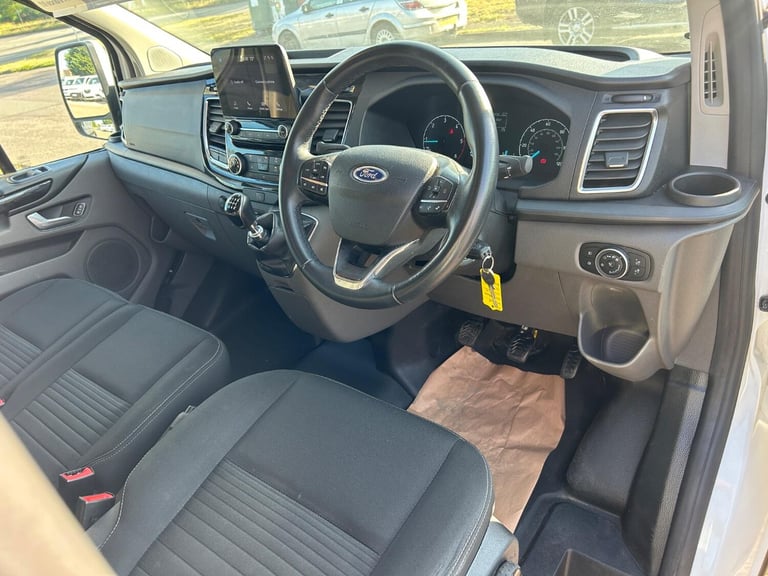 FORD TRANSIT CUSTOM 2.0 Limited Van 300 L2 130PS +Â?15,975 Plus VAT+