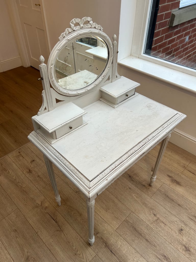 Antique-Style Painted Dressing Table with Oval Mirror