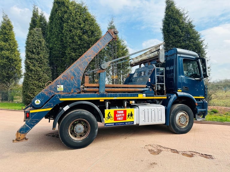 MERCEDES AROCS 1824 2014 (64) EURO 6, 18 TON SKIP LOADER, HYVALIFT EQUIPMENT