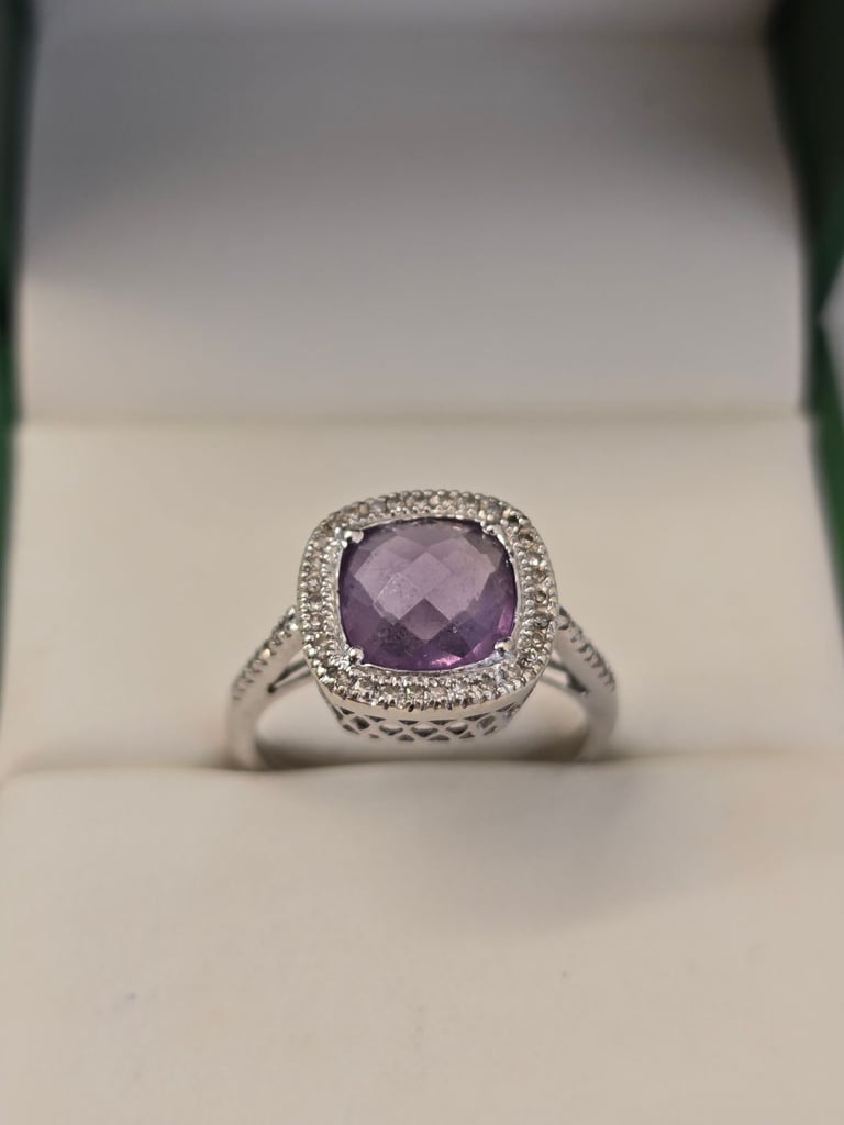 9ct WHITE GOLD AMETHYST & DIAMOND DRESS RING