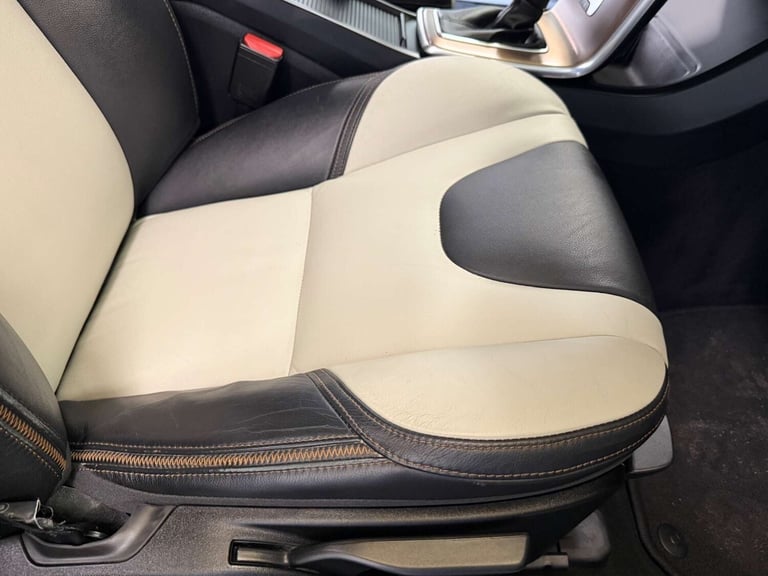 2018 Volvo V40 T3 [152] Cross Country Pro 5dr Geartronic HATCHBACK PETROL Automatic